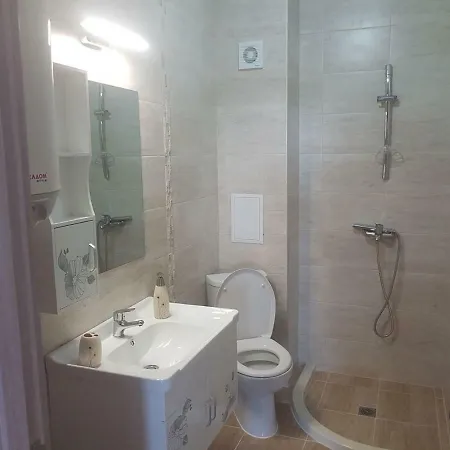 דירה Apartmenti Smokiniya